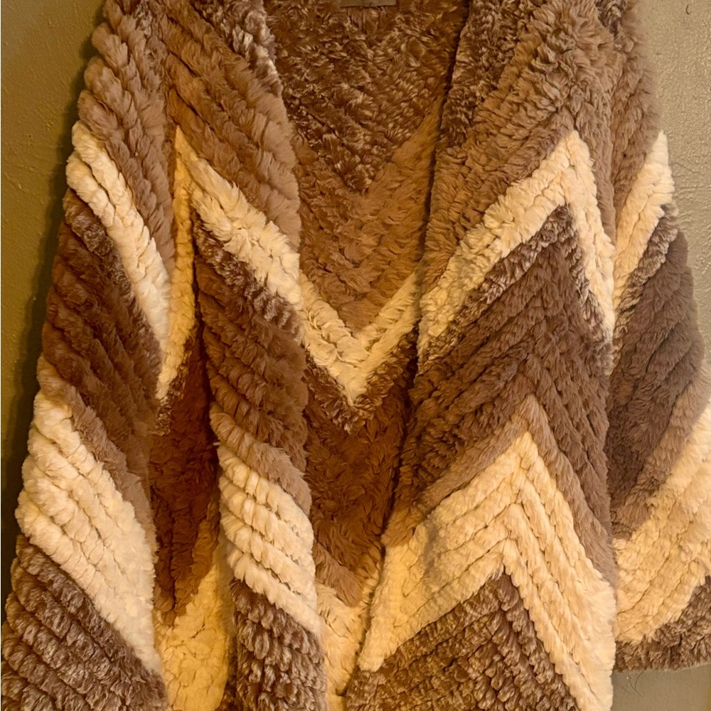 Bagatelle : warm, soft, and luxurious coat Size: Large. Tan/white winter wear